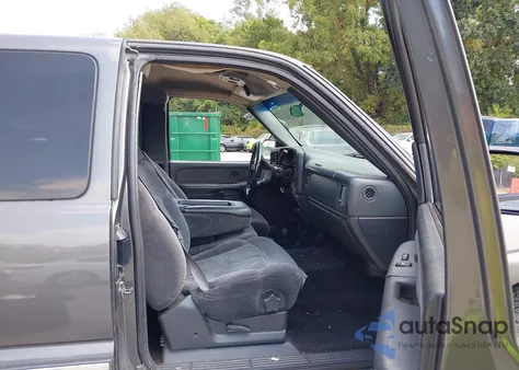 2001 Chevrolet Silverado 1500 Ls z USA, uszkodzony, nr VIN 1GCEK19T61Z126721